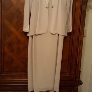 A one time woren to wedding dress maxi lenth